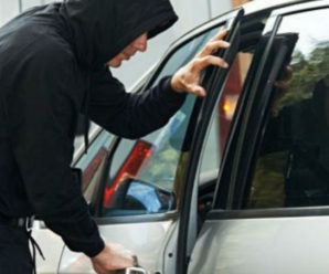 У Франківську орудують злодії, які грабують автівки