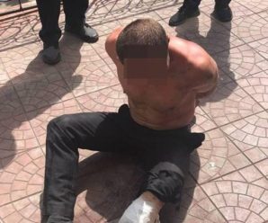 У Києві поліцейські прострелили ногу чоловікові: Потерпілий кидався на патрульних з ножем