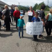 Не вийшло у районі, поїдемо в Франківськ: скандал навколо посади директора школи набирає обертів