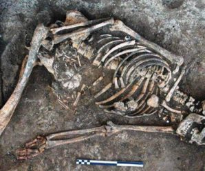 На Прикарпатті знайшли таємничий розмальований скелет дівчини
