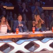 У шоу “America’s Got Talent” акробатка під час виступу зipвaлacя з висоти і впaлa на сцену(відео)