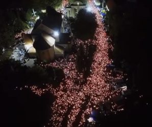 У мережі користувачі активно поширюють відео з багатотисячного походу зі свічками під час Всеукраїнської прощі у Зарваниці