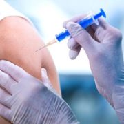 У МОЗ України розповіли, які категорії населення вакцинуватимуть безкоштовно