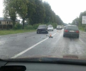 На Калуському шосе двоє людей постраждали в ДТП (фотофакт)