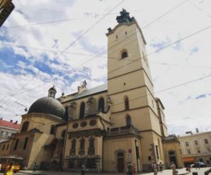 Стрілянина в центрі Львова: Невідомий відкрив вогонь по людях