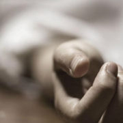 “В самій білизні лежала під вікнами будинку”: в Москві знайшли мертвою 14-річну українку