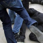 На Прикарпатті, за участі поліцейських, відбулось жорстоке побиття людини – активіст (відео)