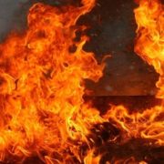В Угриневі спалахнула пожежа на території колиби