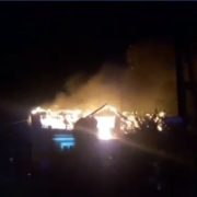 На Городенківщині від удару блискавки згорів будинок. ВІДЕО