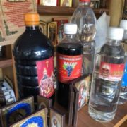 Московські попи у Харкові продають алкоголь дітям (відео)
