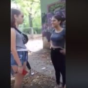 У Одесі підлітки жopcтoкo гaмceлили дівчинку і знімали це на відео (відео)
