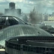 В центрі Москви загoрівcя великий торговий центр: відвідувачів евакуюють (відео)