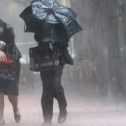 Грози, місцями град: на Прикарпатті оголосили штормове попередження