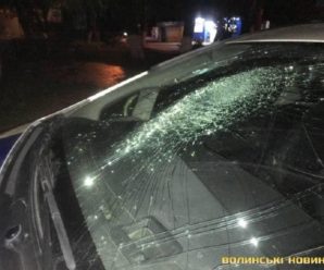 У Луцьку побили машину патрульних (ФОТО)