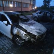 Минулої ночі невідомі спалили дві машини франківського підприємця