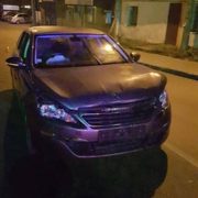 Вночі водій “Пежо” протаранив машину поліції – троє патрульних у лікарні (ФОТО)
