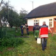 На Калущині рятувальники витягнули жінку з криниці. ФОТО