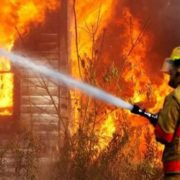 На Франківщині через замикання згоріли два будинки