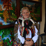 Весілля, автентичний одяг і страви: на один день Івано-Франківськ став центром гуцульської культури (фото)