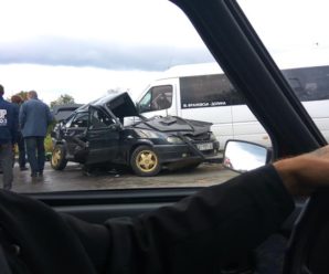 Страшна аварія на Прикарпатті: рейсовий бус не розминувся з іномаркою