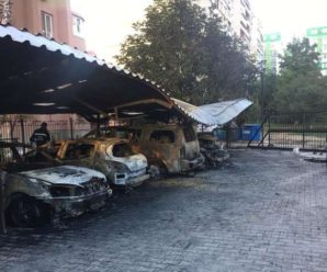 В Одесі невідомі підпалили автомобілі