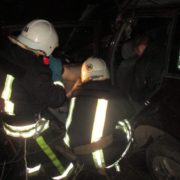 ДТП на Прикарпатті: рятувальники вирізали пасажира з автомобіля