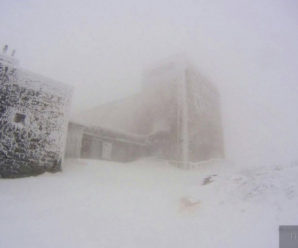 Зима в Карпатах: заморозки до мінус восьми та гори снігу (фотофакт)