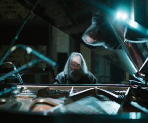 70-річний канадець українського походження є найшвидшим піаністом на Землі (відео)