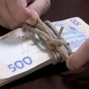 Заплатять усі: Українців обкладуть новими податками