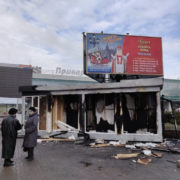 У Франківську біля ЦУМу згорів новий МАФ (фотофакт)