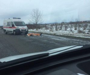 У Тисменицькому районі на дорозі знайшли тіло чоловіка (ФОТОФАКТ)