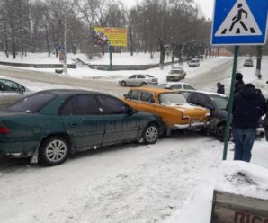 На Хмельниччині сталася ДТП за участі п`яти автівок (ФОТОФАКТ)