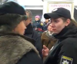 Скандал у Харкові: поліція й охорона розігнали вертеп, який колядував у метро (відео)