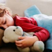 Чому в 21:30 діти зобов’язані вже спати? Перше правило для батьків