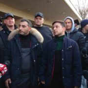 Розлючені активісти атакували Зеленського у Львові: перші подробиці