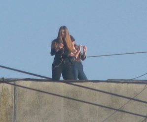 На Прикарпатті поліція взялася за підлітків, які фотографувалися на даху дев’ятиповерхівки