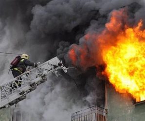 На Прикарпатті рятувальники евакуйовували мешканців з будинку, у якому загорілася квартира