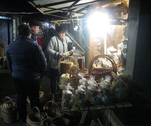 Нічний ринок вишиванок у Коломиї став центром притягання туристів