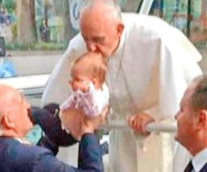 Папа Римський поцілував дитину в голову, а через 2 місяці батьки стали свідками справжнього дива