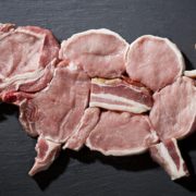 Отруєння свининою: у продовольчий обіг прикарпатців потрапило небезпечне м’ясо