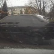 З’явилося відео ДТП у Франківську, в якій водій збив жінку з дитиною на переході (ВІДЕО)