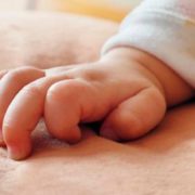 Мати викинула власне дитя в лісі: В пакеті виявили тіло новонародженої дівчинки