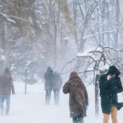 Зима вирішила попрощатися жорстко: українцям поки не варто очікувати потепління