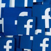 Двоє українців “зламали” 63 тисячі акаунтів Facebook