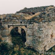 На Прикарпатті почали відновлювати унікальний Пнівський замок