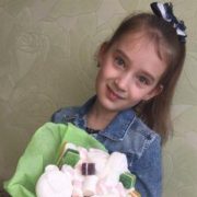 9-річну дівчину на очах у матері вбила гойдалка (ФОТО)