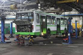Впав автобус під час ремонту: на Львівщині трагічно загинув чоловік