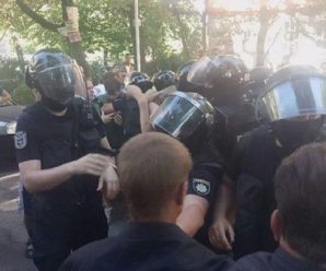 Скандал навколо Зеленського набирає обертів: “дві тисячі спецназівців кинули на 100 чоловік”