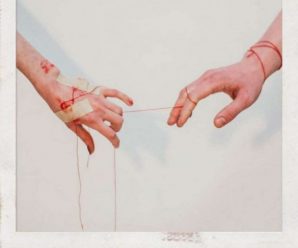 Фотограф показала відносини людей за допомогою одних лише рук