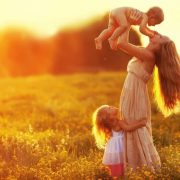 12 травня — День матері. Не забудьте про своїх найрідніших